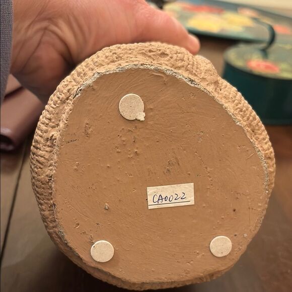 Rustic Tan Burlap Resin Deer Planter - Picture 4 of 4